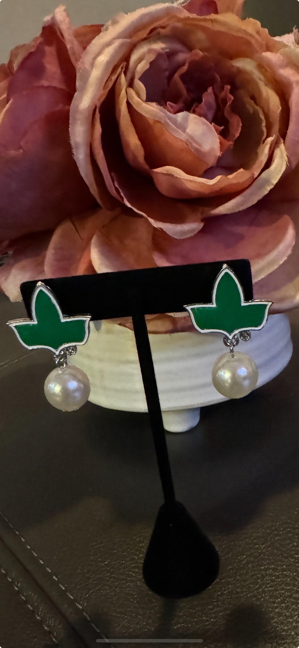 OH SO PRETTY IVY PEARL EARRINGS