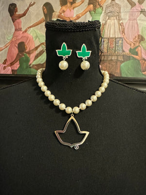 AKA IVY PEARL LARGE NECKLACE